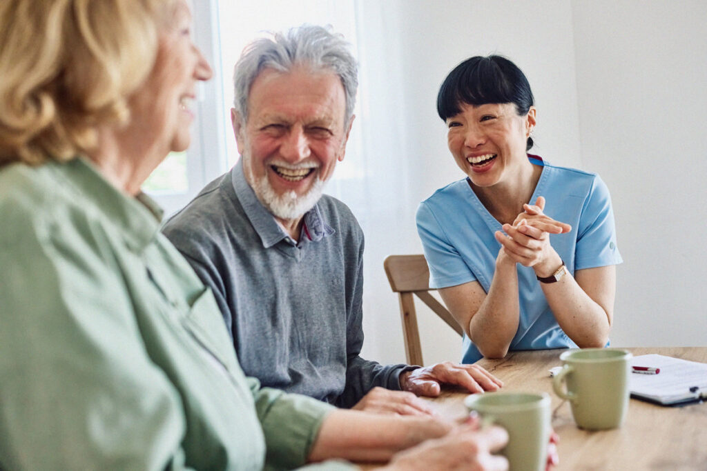 seniors découvrant le diagnostic de maladie de Charcot et les solutions d'accompagnement